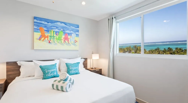 Номер Standard с 3 комнатами с балконом и с видом на залив Sunset Caribe Belize