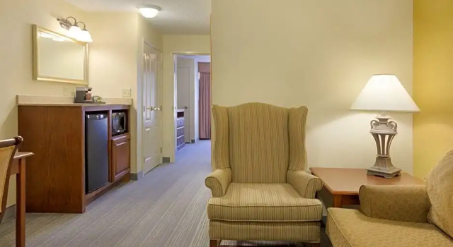 Двухместный люкс c 1 комнатой Country Inn & Suites by Radisson, Norman near University
