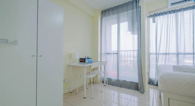 Tifolia Studio Apartment with Double Bed near LRT Station, Book Apartment Jakarta Jakarta Province