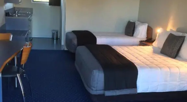 Студия с балконом Bay City Motor Lodge