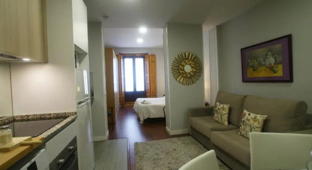 Апартаменты c 1 комнатой с балконом Apartamento al lado de Gran Via - Pink