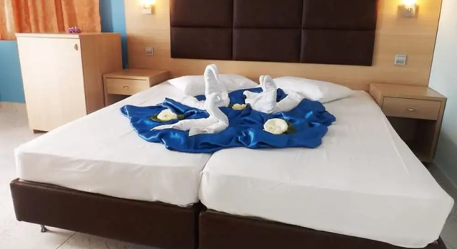 Двухместный номер Superior с балконом Leonidas Hotel & Studios