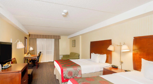 Четырёхместный номер Deluxe TownePlace Suites by Marriott Niagara Falls Canada