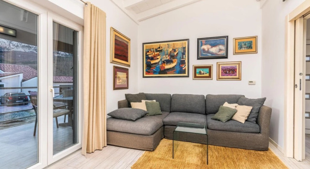 Awesome Home in Jurandvor With 3 Bedrooms, Wifi and Outdoor Swimming Pool, Varaa Hotelli Hotellit Kvarner Islands uima-altaalla, Uima-allas