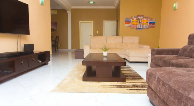 Апартаменты Luxury Nkrabea Royal Apartmento