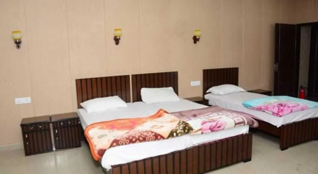 Кровать в общем номере Krazy Hotel