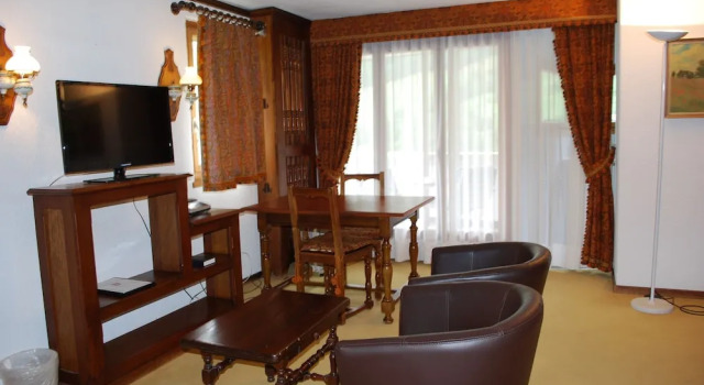 Трёхместный номер Standard Цокольный этаж с балконом Hotel Astoria