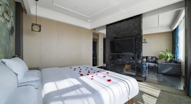 Люкс Deluxe Hindu Hot Spring Hotel (Delong International Jewelry City Duobao City Branch)