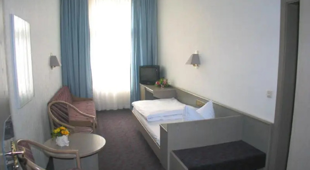 Birth City Hotel, Rezervasyon Otel Charlottenburg Berlin, Berlin Alman Operası yakınında
