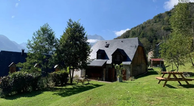 Апартаменты Appartement dans chalet avec jardin, vue montagne