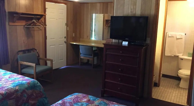 Четырёхместный номер Standard Elmwood Motor Lodge