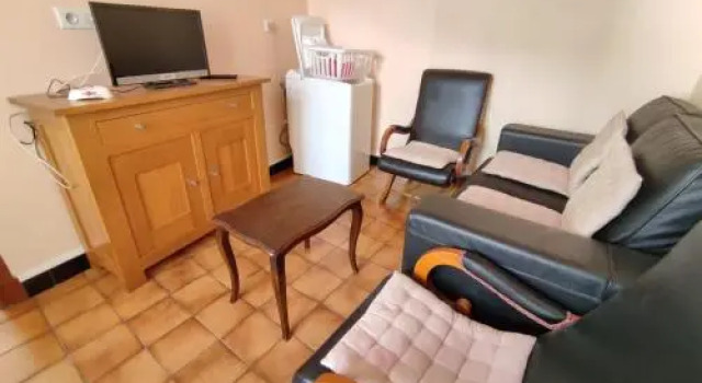 Apartment Pujol, Buchen Sie Ferienwohnung Esquieze-Sere Languedoc-Roussillon