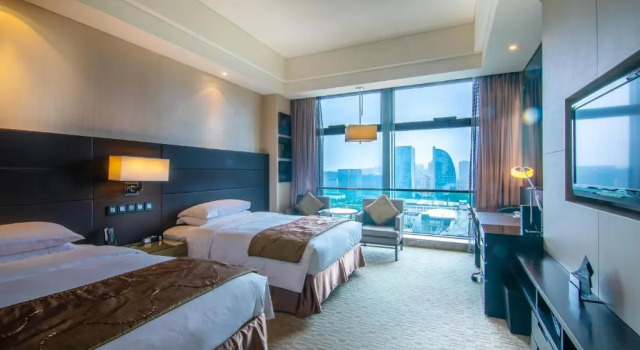 Четырёхместный номер Standard Renaissance Guiyang Hotel