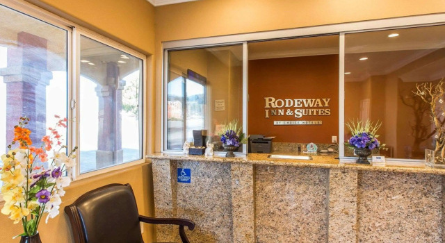 Rodeway Inn & Suites Corona