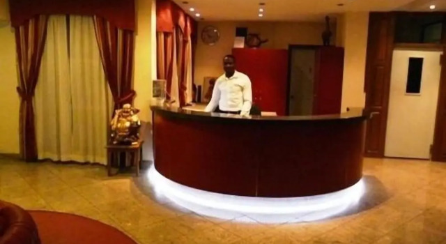 Azam Hotel, Book Hotel 3-stjernede hoteller i Mezam, 3*