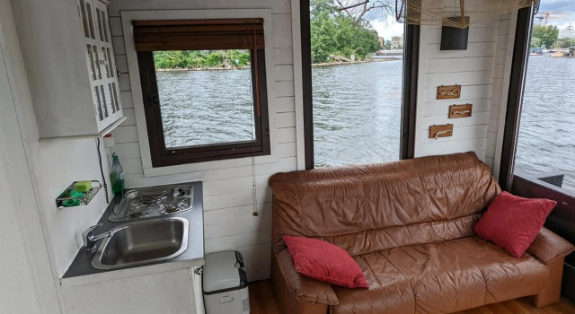 Gemütliches Hausboot mit Kamin in Berlin, Varaa Hotelli Berliini Saksa