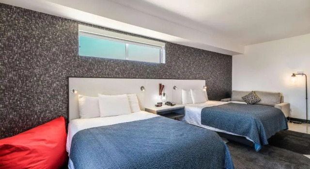 Четырёхместный номер Standard Hy-Lo Hotel