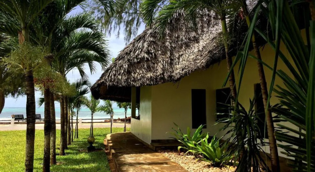 Galu Ecolodge - Diani Beach, Book Hotel Galu Kwale