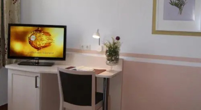 Apartments der "Alten Apotheke" Prerow, Забронировать Апартаменты/квартира Отели Остзебад-Преров с парковкой, Парковка