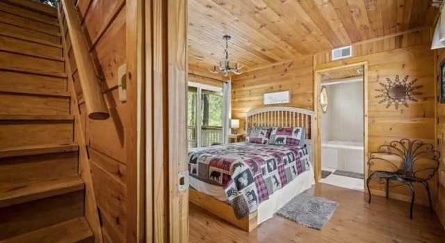 Gatlinburg Couples Retreat w Hot Tub Fire Pit, Забронировать Апартаменты/квартира Апартаменты Гатлинберг, Апартаменты/квартира