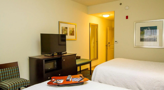Четырёхместный номер Standard Hampton Inn Fayetteville