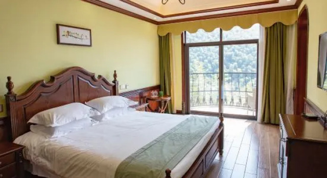 Люкс с видом на горы Mogan Mountain Xiaofeng Mujing Xiangye Hot Spring Hostel