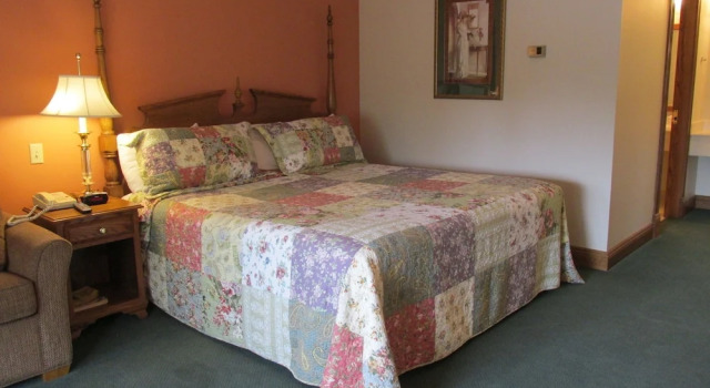 Двухместный номер Standard Inn at Amish Door