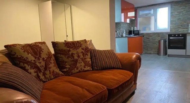 Cozy Birmingham Apartment Retreat, Varaa Huoneisto Asunnot kohteessa Merseyside, Huoneisto