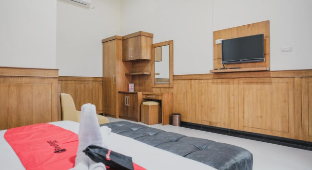 Люкс RedDoorz Plus @ Jalan Dr. Cipto Mangunkusumo Lampung
