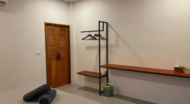 All At Sea Beach Resort, Забронировать Курортный отель Отели Ко-Пханган с парковкой, рядом с Черная луна, Баан Тай, Парковка