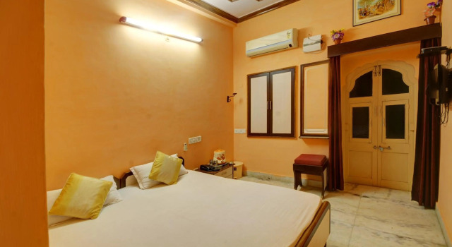 Hotel Jaisal Palace, Забронировать Отель Отели штата Раджастхана с парковкой, Парковка