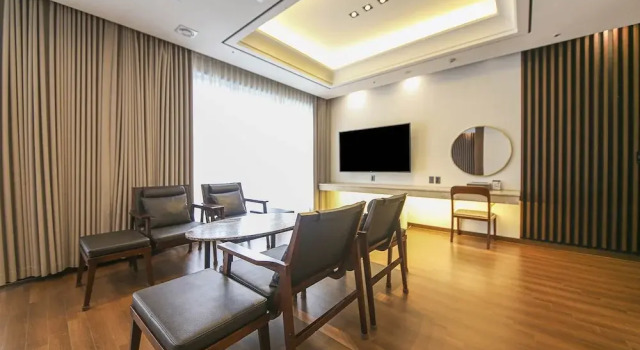 Полулюкс Hotel Demer Mokpo