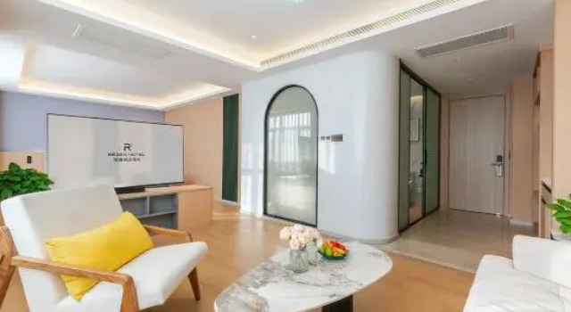 Люкс Deluxe Yantai Binhai Rezen hotel