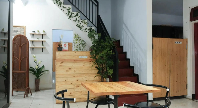 Oyo 1380 Velodrome Family House