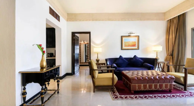 Двухместный люкс с видом на море Sharq Village & Spa, a Ritz-Carlton Hotel