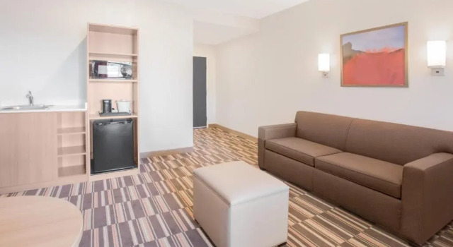 Люкс Microtel Inn & Suites by Wyndham Cuauhtemoc Campos Menonitas