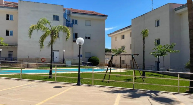 MERIDA2. Apartamento delante del mar, Reservar Apartamento Hotéis em Delta de l'Ebre com piscina, Piscina