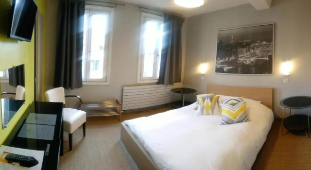 Двухместный номер Standard Logis Hôtel Restaurant LE COCHON DOR
