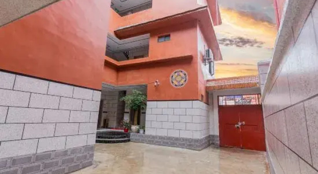 Ninglang County Daxing Zashidele Homestay, Prenota Hotel Hotel a Lijiang con parcheggio, Parcheggio
