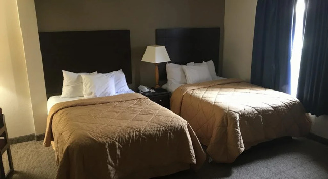 Clinton Inn & Suites, Buchen Sie Hotel Port Clinton Ohio