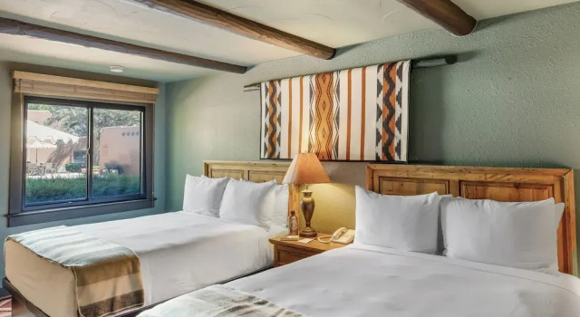 Четырёхместный номер Standard Hotel Glorieta