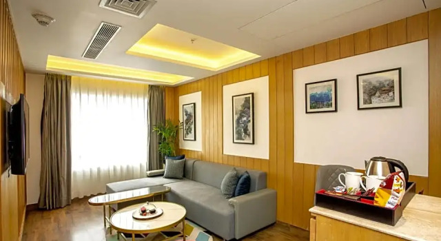 Люкс Ramada by Wyndham Katra Station Road