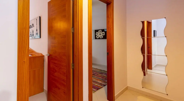 Apartamento Arco de los Gigantes, Забронировать Апартаменты/квартира Отели Антекера с парковкой, рядом с Paraje natural Nacimiento del Rio de la Villa, Парковка