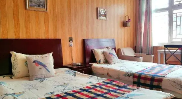 Номер Standard с 2 комнатами Beijing Badaling Great Wall Caos Courtyard guesthousel 1Private english tour guide 2Pick up&Drof off &landmark visiting serivice3Very near to Badaling Great Wall4Offer free beijing travel guide5Traditonal Chinese courtyard