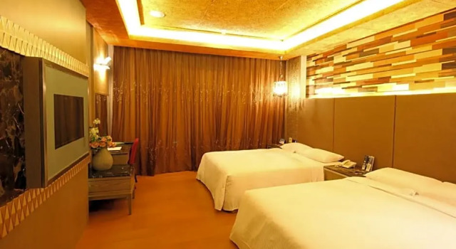 Четырёхместный номер Standard R7 Hotel