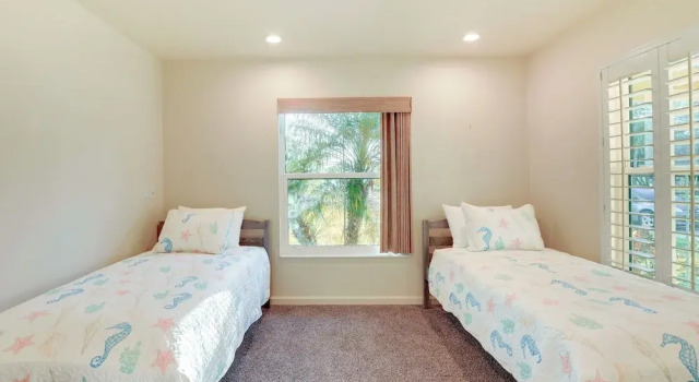 Pet-friendly Fort Pierce Home w/ Screened Porch!, 예약 호텔 포트 피어스 쇼어스 플로리다