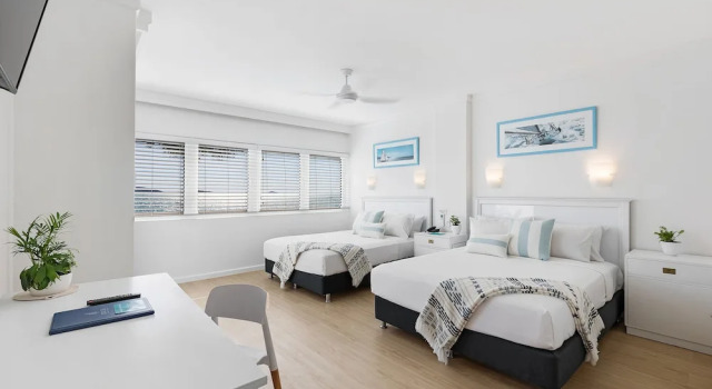 Четырёхместный номер Standard с балконом Coral Sea Resort