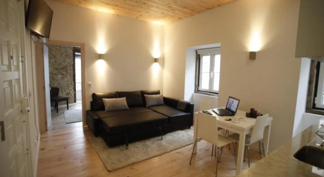 Апартаменты Charming Bairro Alto Apartment