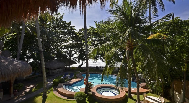 Номер Deluxe с видом на море Mikes Dauin Dive Resort