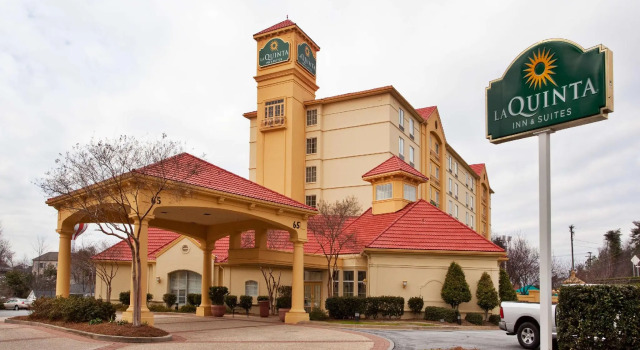 Кровать в общем номере La Quinta by Wyndham Haywood Mall-Near Greenville Downtown